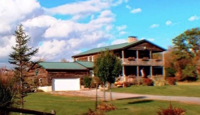 Pet Friendly! Smith's Mother-in-law suite in snowshoe!