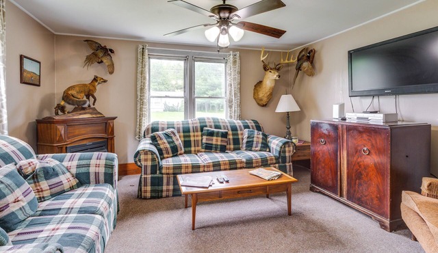 Pet-Friendly Smithmill Retreat w/Yard!