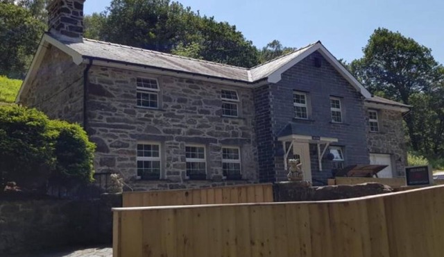 Pet-Friendly Snowdonia Cottage Cozy Self-Catering Retreat in North Wales