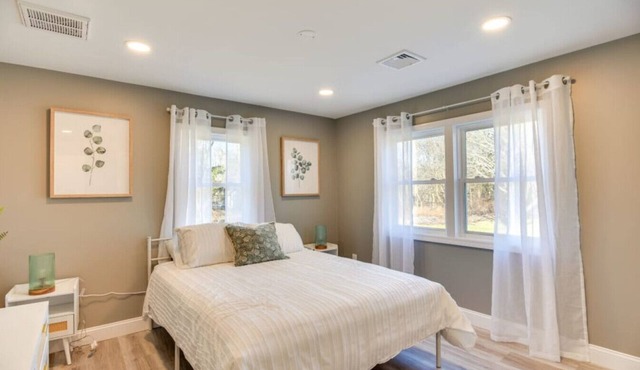 Pet-Friendly South Kingstown Home Near Beaches