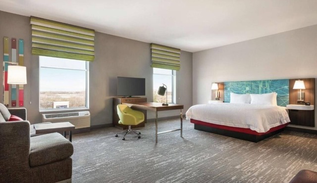 Pet-Friendly Space for Travelers Seeking Comfort Near Recreation and Fun!