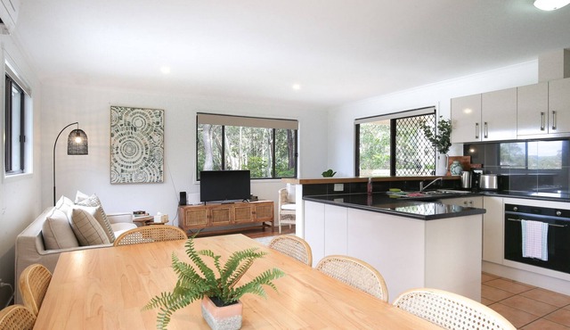 Pet Friendly Spacious Family House Near the Beach