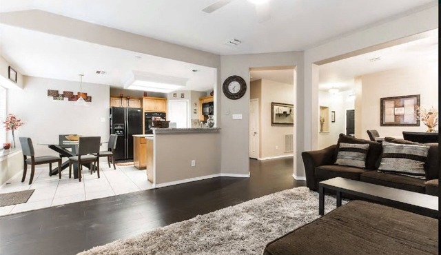 Pet Friendly Spacious 3BR Home with King Bed