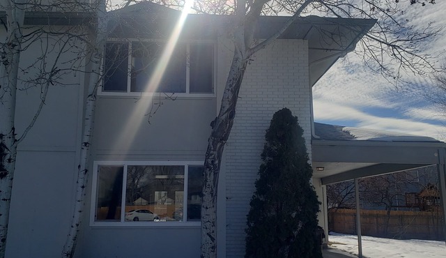 Pet Friendly spacious home. Close to everything