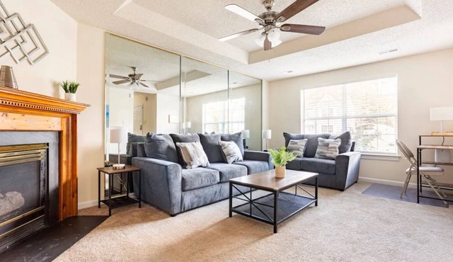 Pet-friendly spacious home with parking! Large deck & close to major attractions
