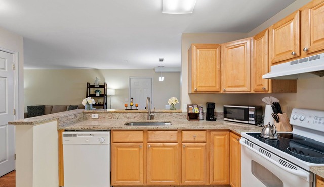 Pet Friendly Spacious 2bedrooms/2baths Apt