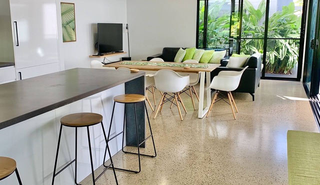 Pet friendly stay close to the beach