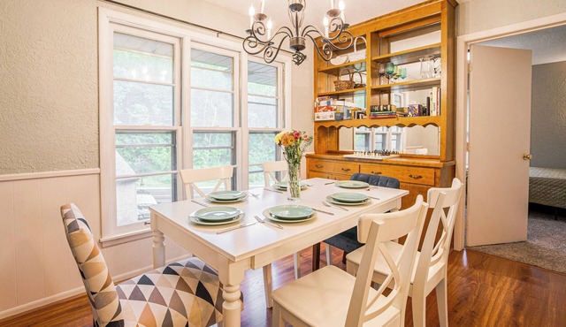 Pet-Friendly St Paul Home: Fireplace & Office Area