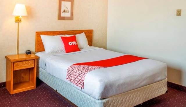 Pet Friendly Stay! 2 Comfy Units w/Free Parking! Near Downtown & Attractions!