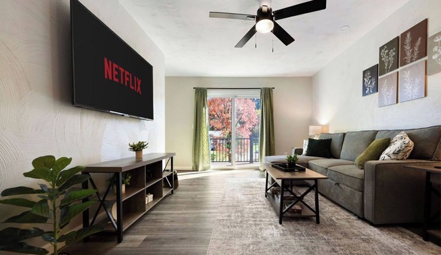 Pet-Friendly Stay for Wine Lovers & Event Goers