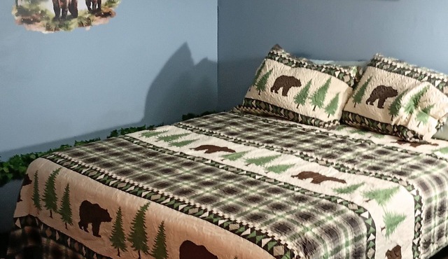 Pet-Friendly Stay w/Yard & Swing|Private Walkout Suite Near Downtown|Monthly