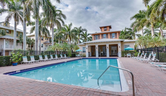 Pet-Friendly Studio: 6 Mi to Jupiter Beach Park!