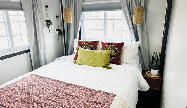 Pet friendly Studio BoxHouse in Pecos: Queen bed with Twin over Full Bunk Beds