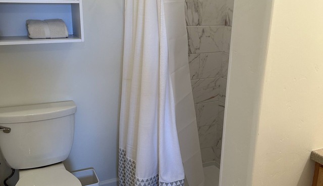 Pet friendly, studio in Countryside by Harvey and Rifle Gap, farm fresh eggs