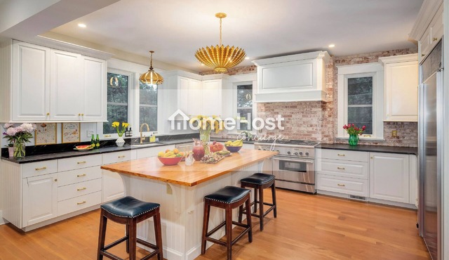 Pet-Friendly! Stunning Home — Steps to Downtown, CU & Hiking Trails.