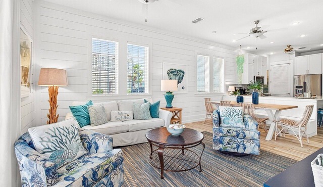 Pet-Friendly, Stylish Condo w/Cinnamon Shore Pools, Dining & More!