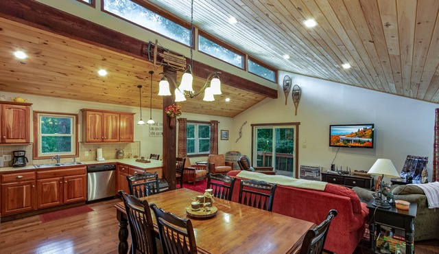 Pet Friendly! 'Sugar Ski Hideout'