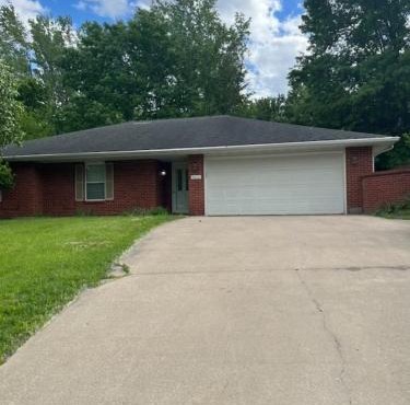 Pet-Friendly SW Home, 13 Mins to Mizzou