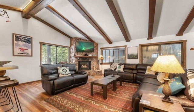 Pet-Friendly Tahoe Stay, Forest Views and Gas Fireplace