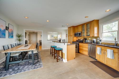 Pet-Friendly Texas Retreat w/Deck & Gas Grill!