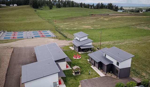 Pet friendly! The Jewel View Cottages Units 5 & 6