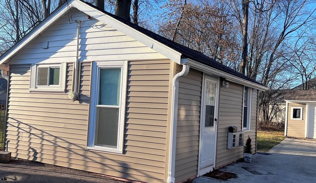 Pet friendly tiny home in Berea!