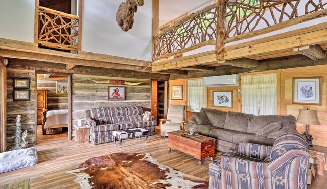 Pet-Friendly Topton Cabin w/ Hot Tub & Game Room!