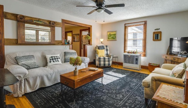 Pet-Friendly Topton Home with Patio, Deck and Views!