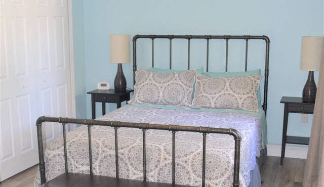 Pet Friendly Townhouse w/Private Courtyard, Covered Parking - No Cleaning Fee