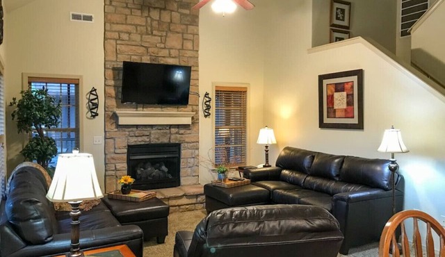 Pet Friendly Town Home Near SDC