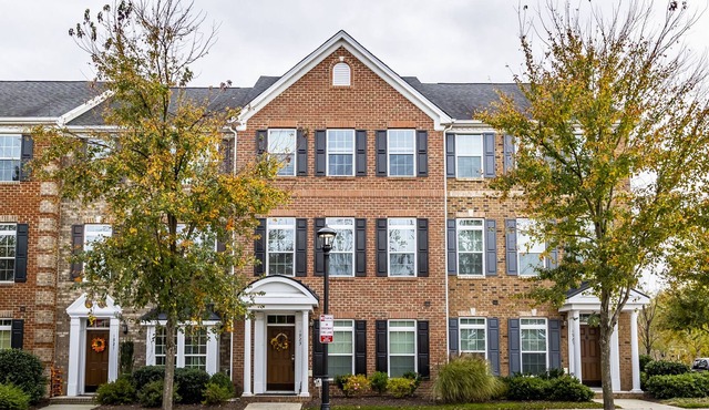 Pet-friendly Townhouse in the center of Short Pump