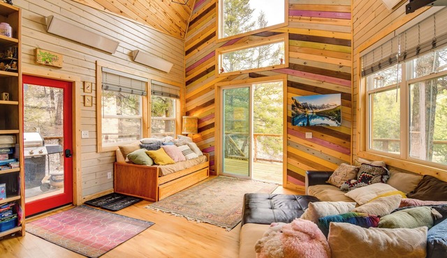 Pet-Friendly Treehouse w/Deck & Yard in Hartsel!