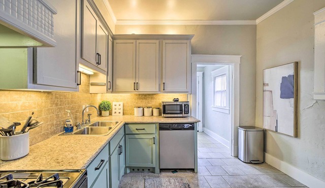Pet-Friendly Tulsa Home, 2 Mi to Downtown!