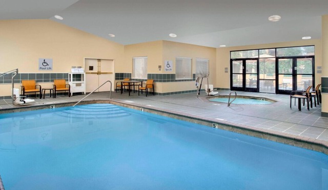 Pet-friendly Unit Near Waterhouse Powerline Park! Indoor Swimming Pool!