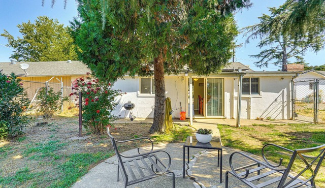 Pet-Friendly Unit w/Yard Near Sacramento River!