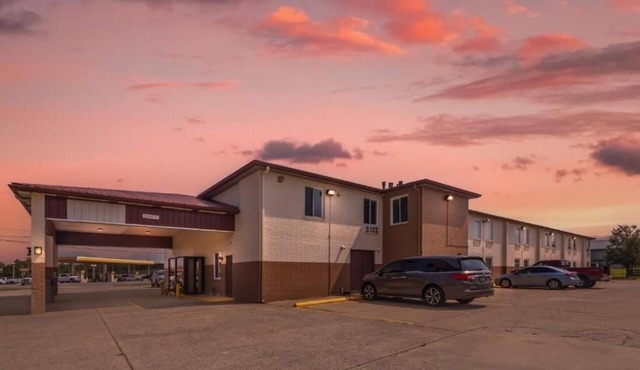 Pet-friendly Unit with Free Parking Near William Clark Market House Museum