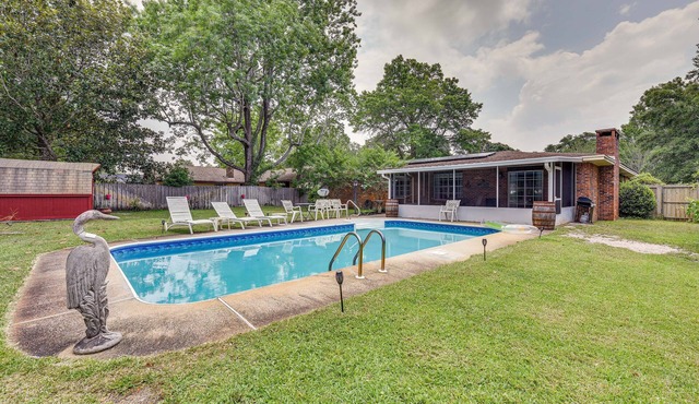 Pet-Friendly Fort Walton Beach Home w/Pool