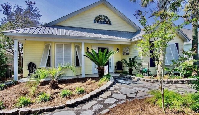 Pet Friendly Coastal Cottage Beach House