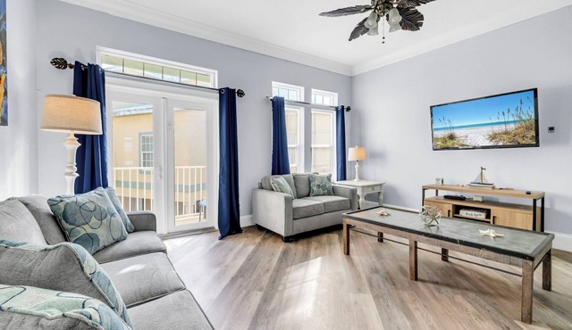 ☀️Pet Friendly-Walk to Beach-Pool-Knee Deep☀️