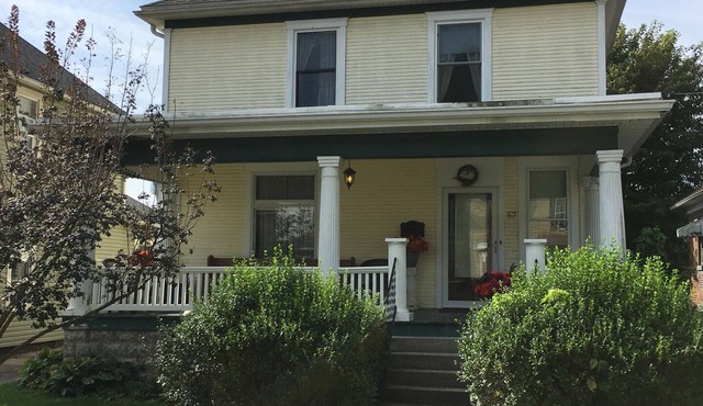 Pet Friendly Vacation Rental near Hocking Hills in Nelsonville Ohio
