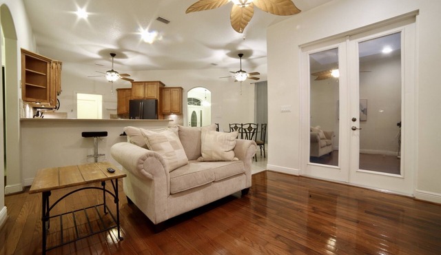 Pet Friendly Vacation Home near Disney/Beaches