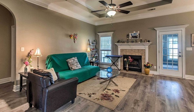 Pet-Friendly Valdosta Home w/ Grill!