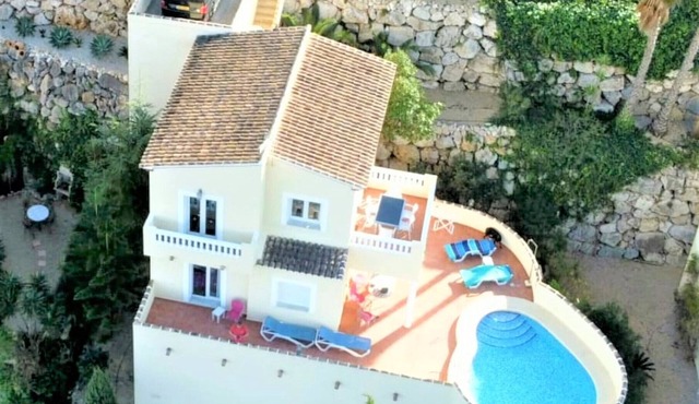 Pet-Friendly Villa with Sea View, Pool & Wi-Fi
