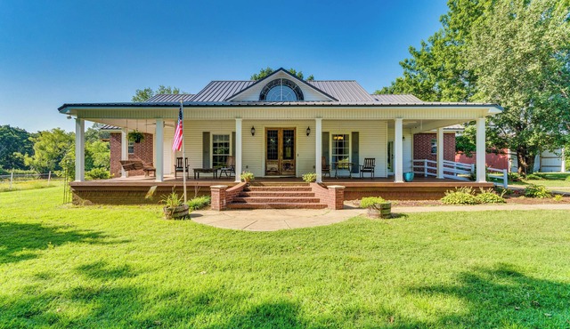 Pet-Friendly Vilonia Home w/Fenced Yard & Grill!