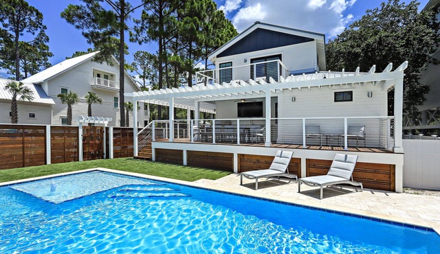 Pet Friendly w/Large Private Pool Just A Short Walk From Beach In Grayton