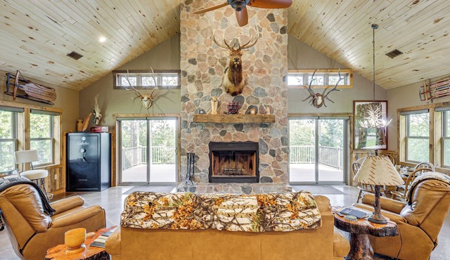 Pet Friendly Wabeno Cabin Near Hiking & Trails!