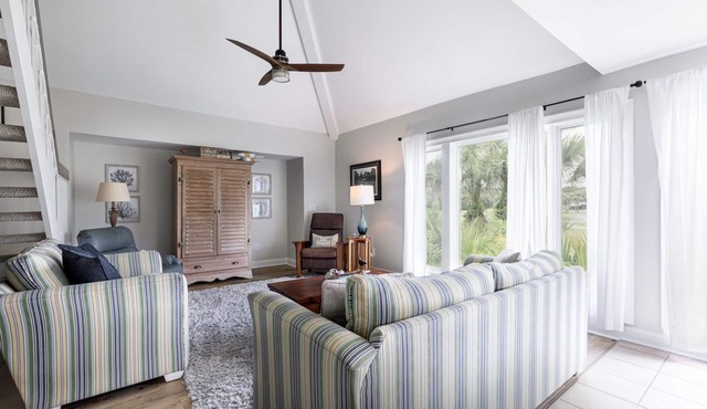 Pet Friendly! Walk to Pelican Beach, Pools, Golf, Dining! Amenity access included!