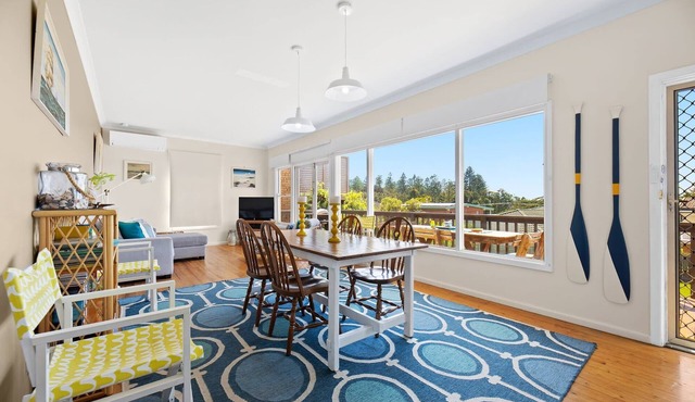 Pet Friendly + Walk to Beach - Surf Cottage @ Tuross Head