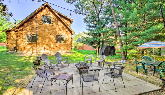 Pet-Friendly Warrens Cabin with Fire Pit!
