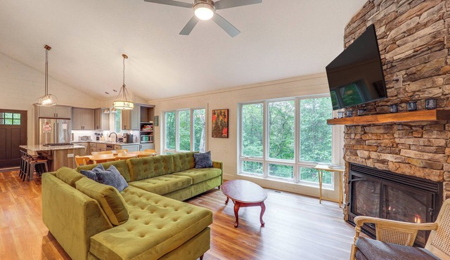 Pet-Friendly West Jefferson Home w/River View!